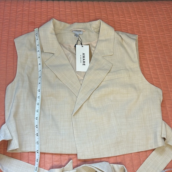 NWT Vero Moda Aware tailored tie vest in cream size 12 or Large - Picture 14 of 15